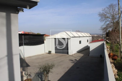 Moradia T4 para Venda em Vilar de Andorinho