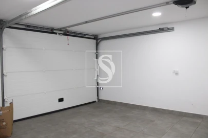 Moradia T4 para Venda em Vilar de Andorinho