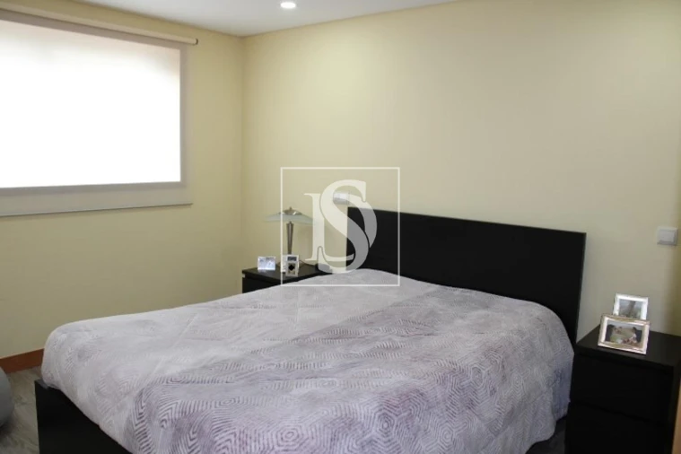 Moradia T4 para Venda em Vilar de Andorinho Foto 13