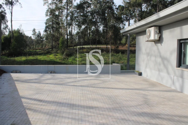 Moradia T4 para Venda em Vilar de Andorinho Foto 29