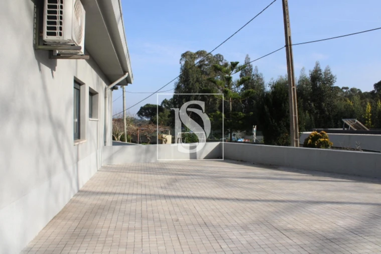 Moradia T4 para Venda em Vilar de Andorinho Foto 27