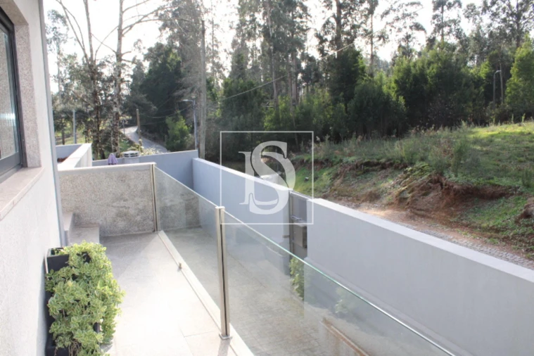 Moradia T4 para Venda em Vilar de Andorinho Foto 26