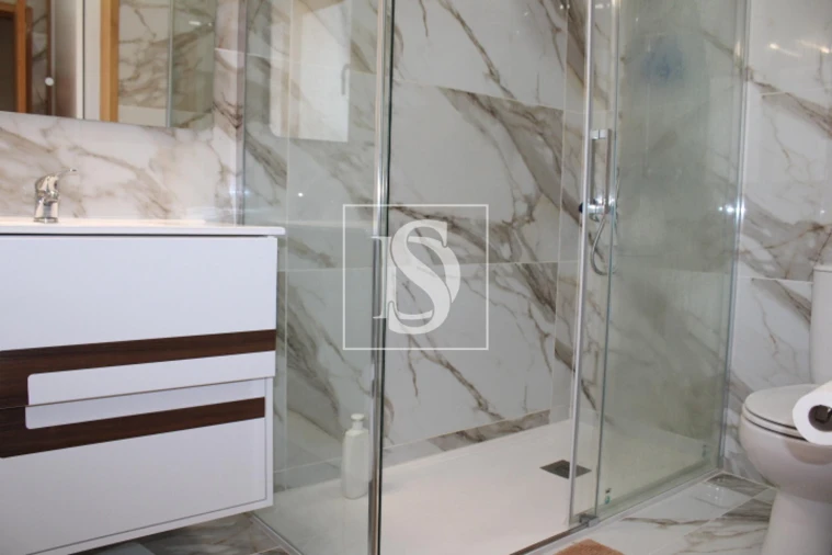 Moradia T4 para Venda em Vilar de Andorinho Foto 24