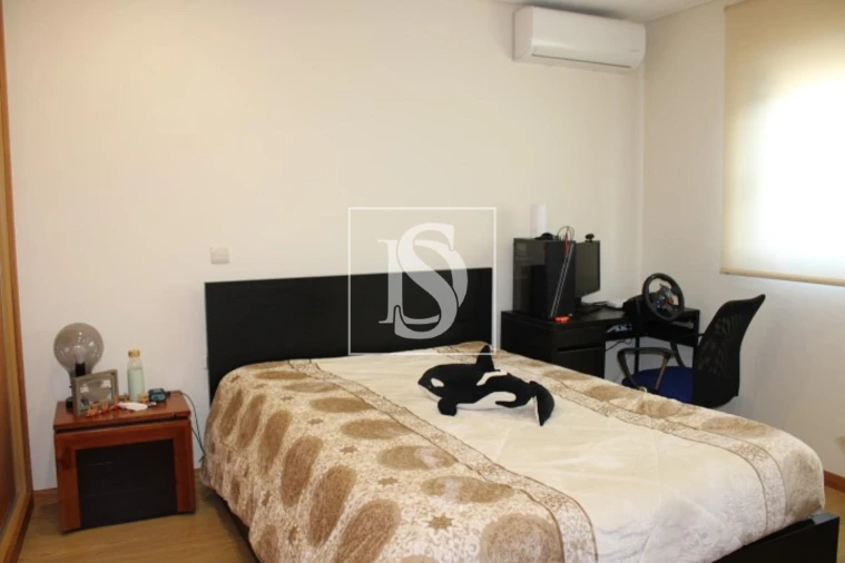 Moradia T4 para Venda em Vilar de Andorinho Foto 25