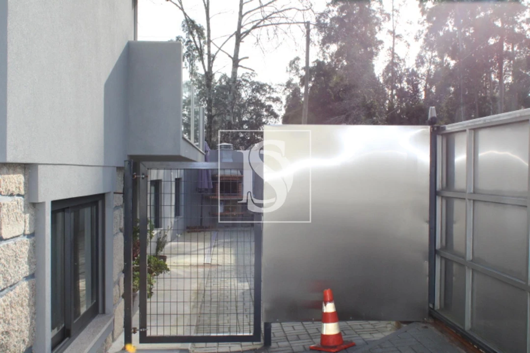 Moradia T4 para Venda em Vilar de Andorinho Foto 38