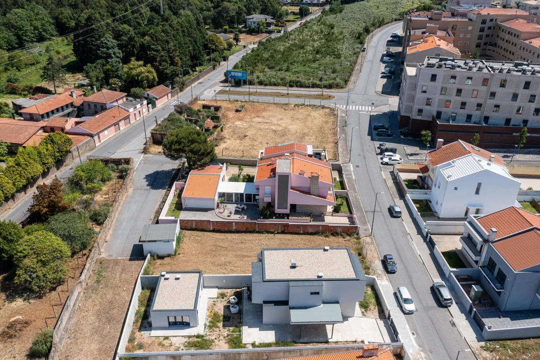 Terreno para Venda em Arcozelo Foto 26