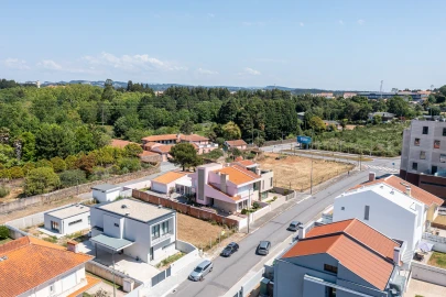 Terreno para Venda em Arcozelo