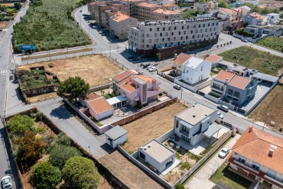 Terreno para Venda em Arcozelo