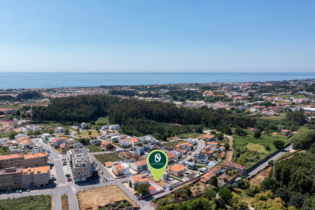 Terreno para Venda em Arcozelo Foto 7