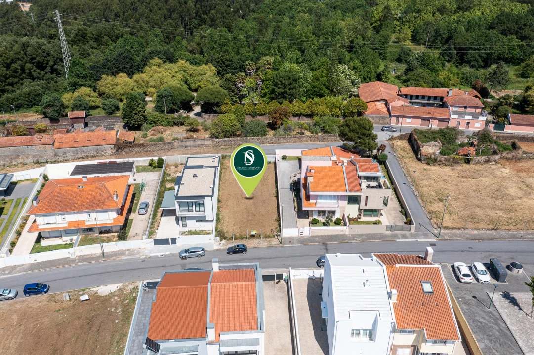 Terreno para Venda em Arcozelo Foto 1