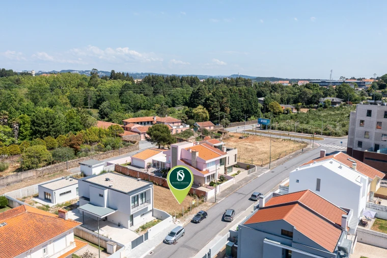 Terreno para Venda em Arcozelo Foto 16