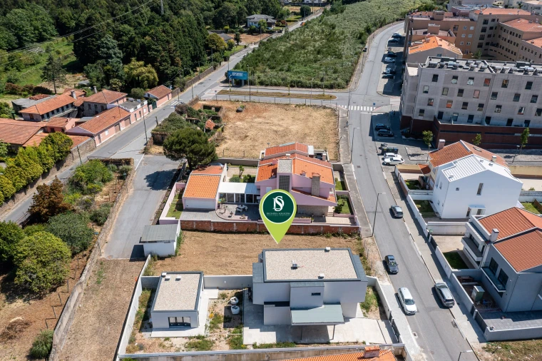 Terreno para Venda em Arcozelo Foto 17