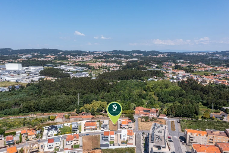 Terreno para Venda em Arcozelo Foto 13