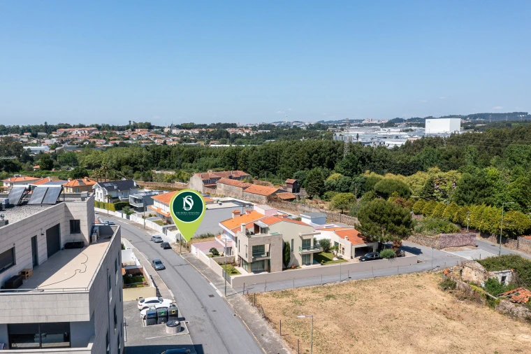 Terreno para Venda em Arcozelo Foto 9