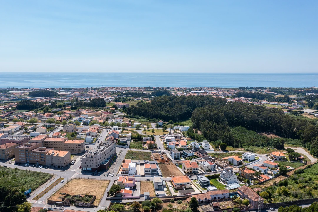 Terreno para Venda em Arcozelo Foto 36