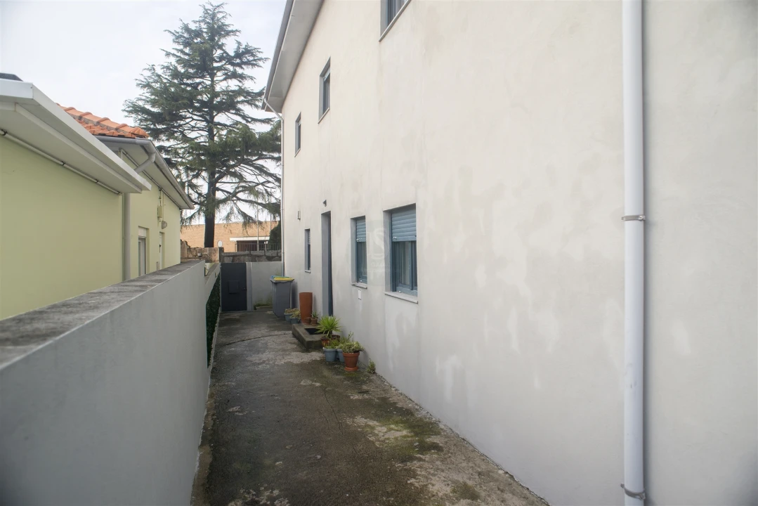 Moradia T3 para Venda em Madalena Foto 45