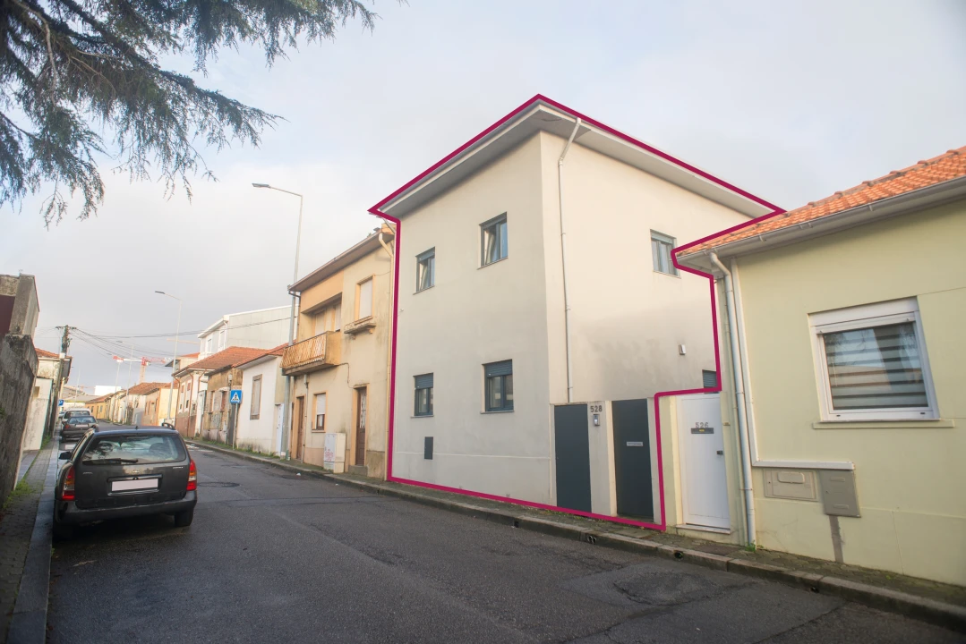 Moradia T3 para Venda em Madalena Foto 47