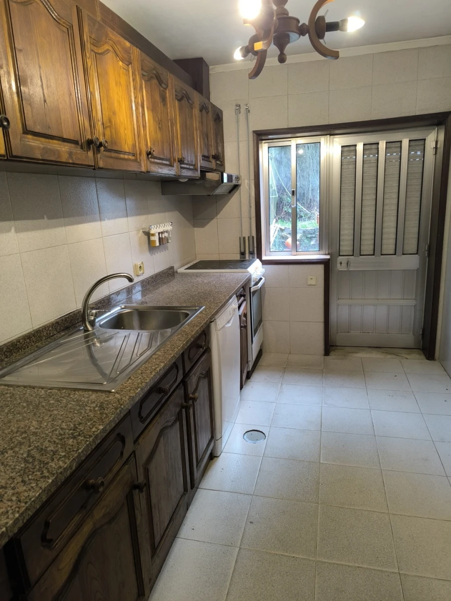 Moradia T7 para Venda em Vilar de Andorinho Foto 54