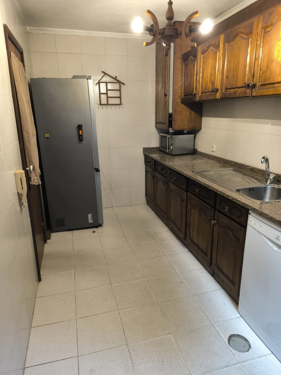 Moradia T7 para Venda em Vilar de Andorinho Foto 42