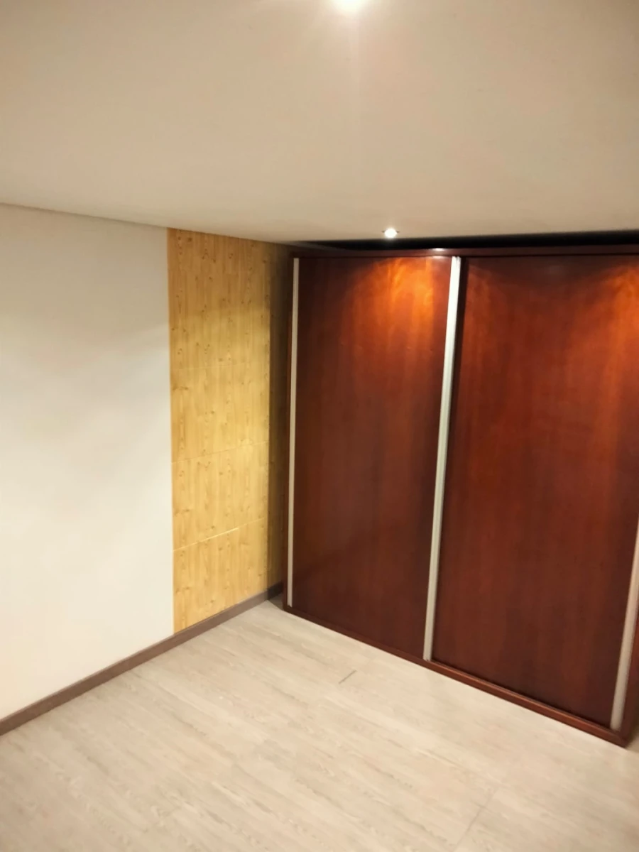 Moradia T7 para Venda em Vilar de Andorinho Foto 2