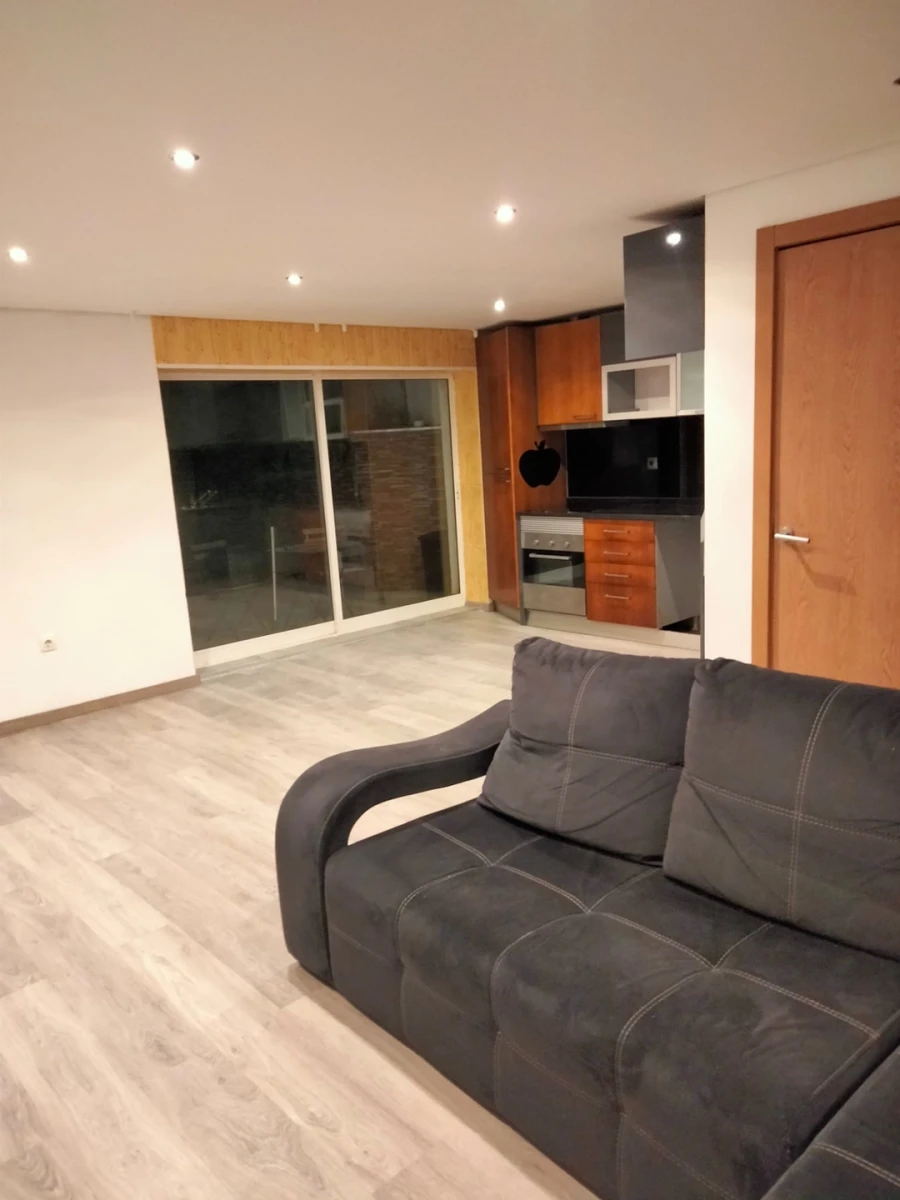 Moradia T7 para Venda em Vilar de Andorinho Foto 16