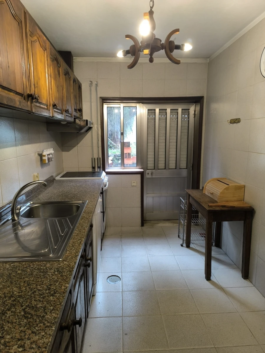 Moradia T7 para Venda em Vilar de Andorinho Foto 31