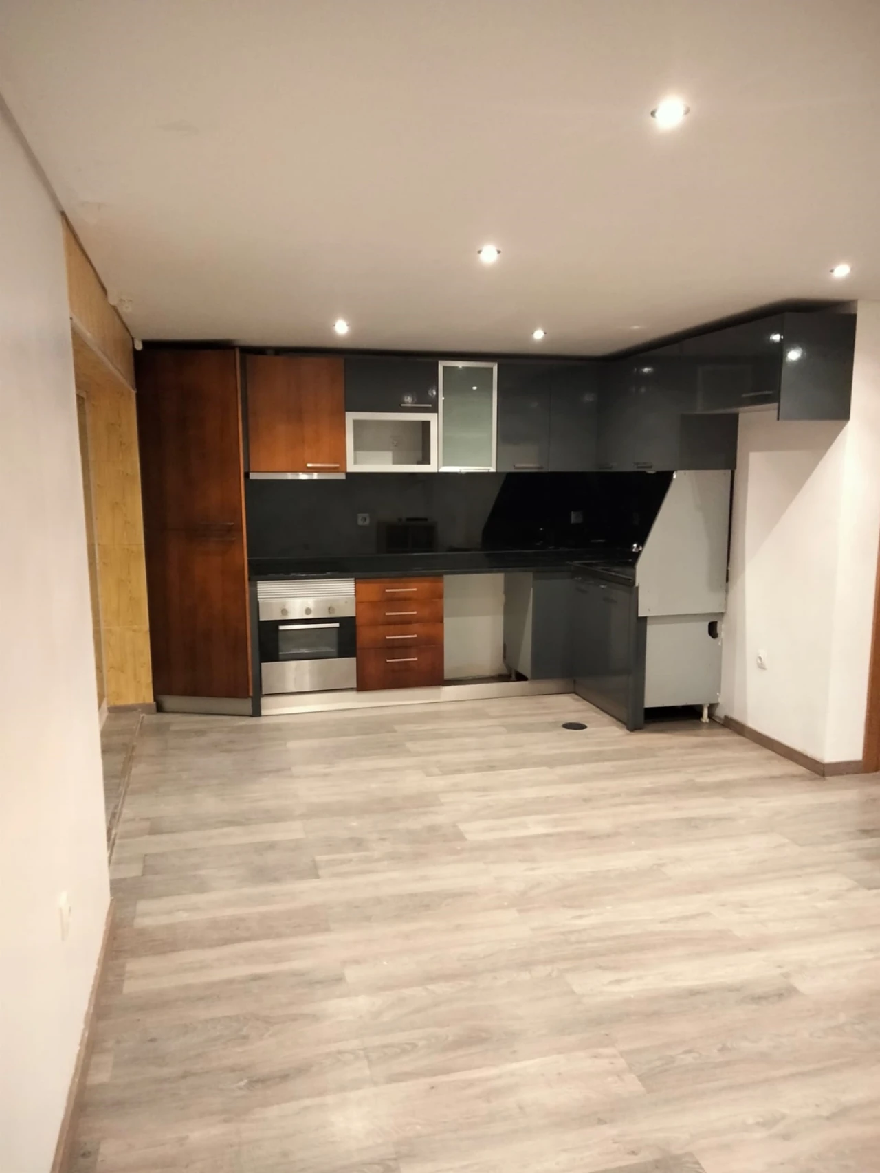 Moradia T7 para Venda em Vilar de Andorinho Foto 12