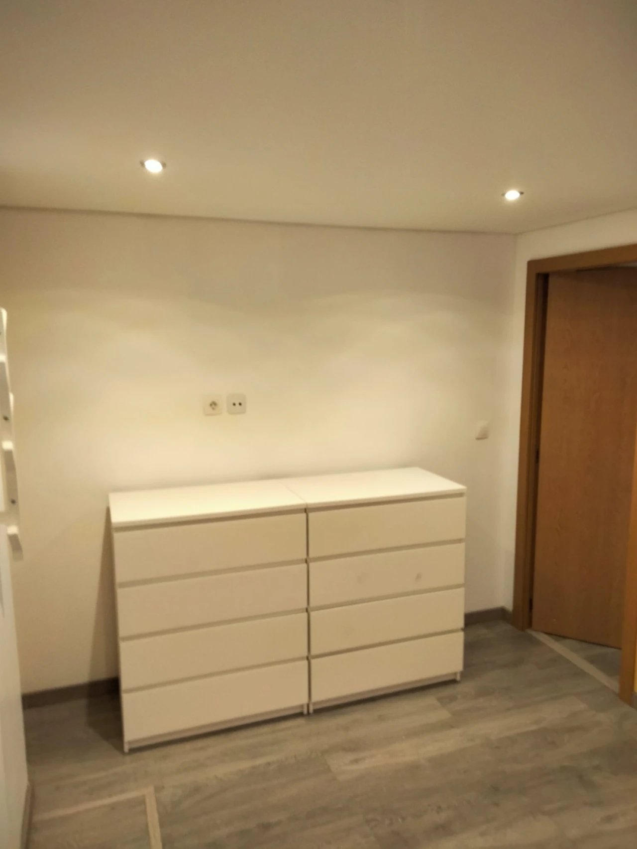 Moradia T7 para Venda em Vilar de Andorinho Foto 5