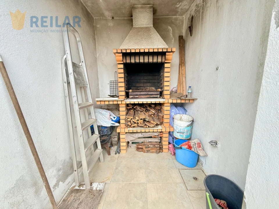 Moradia T6 para Venda em Vialonga Foto 4