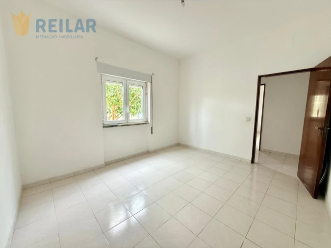 Moradia T6 para Venda em Vialonga Foto 17