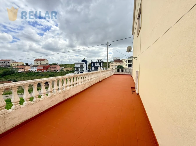 Moradia T6 para Venda em Vialonga Foto 29