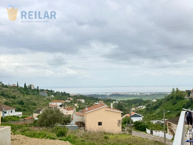 Moradia T6 para Venda em Vialonga Foto 48