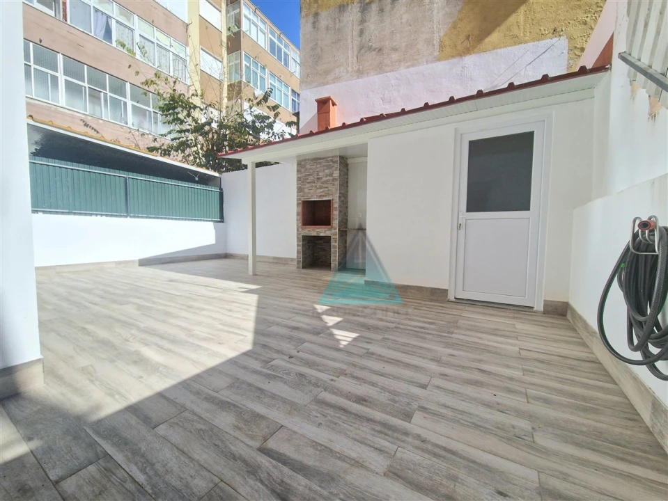 Apartamento T3 para Venda em Amora Foto 1