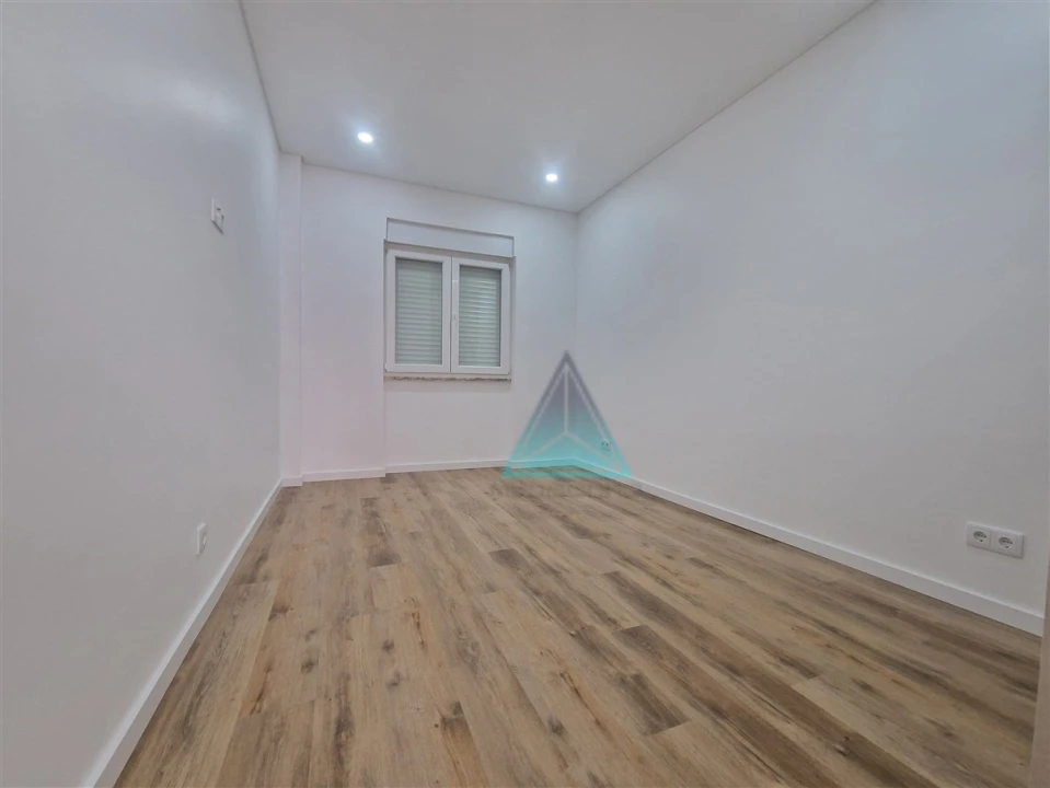 Apartamento T3 para Venda em Amora Foto 12