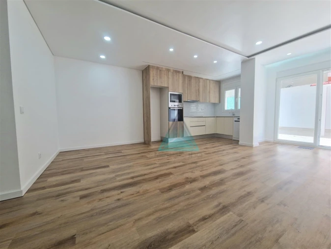 Apartamento T3 para Venda em Amora Foto 10