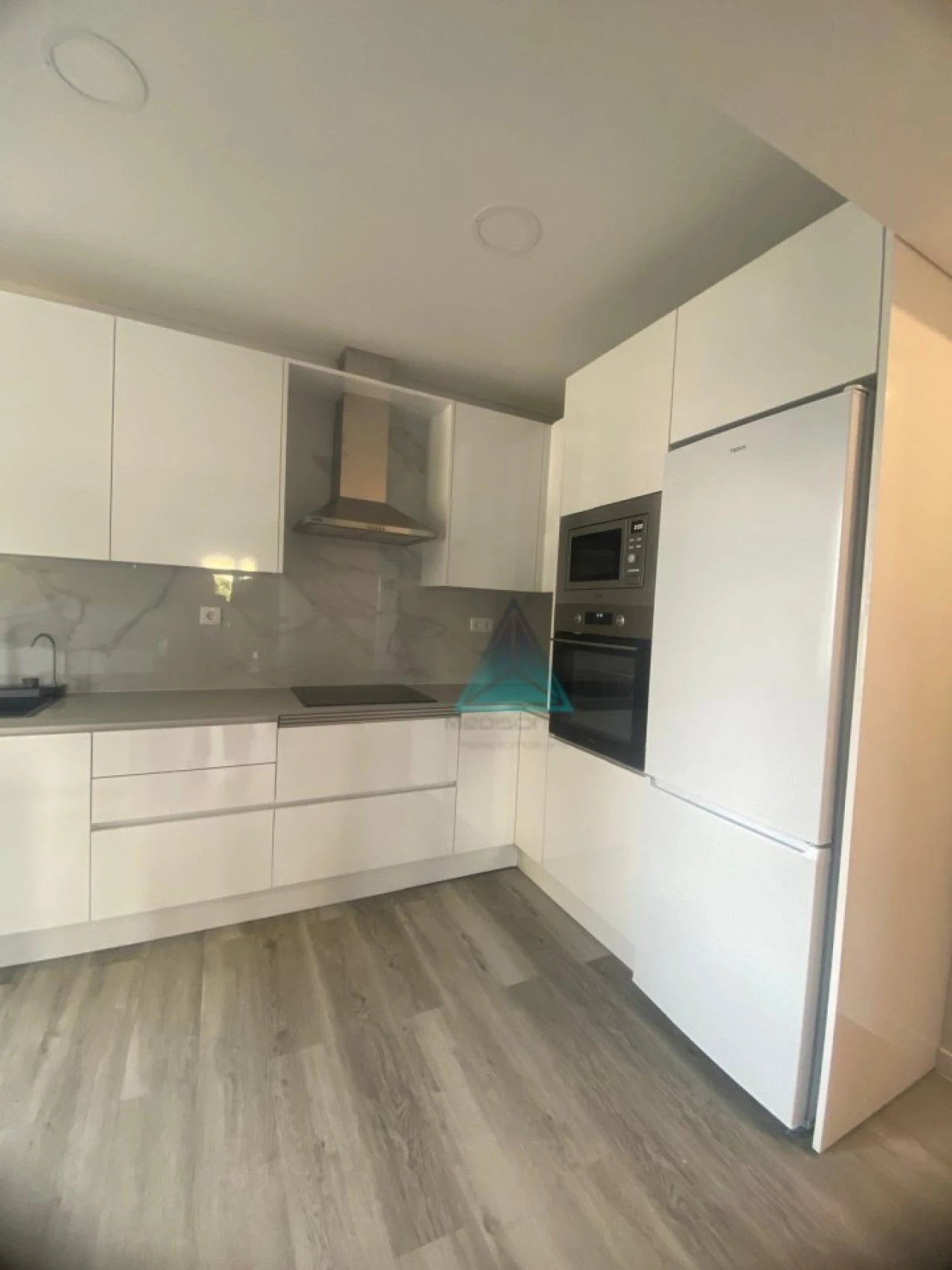 Apartamento T2 para Venda em Corroios Foto 2