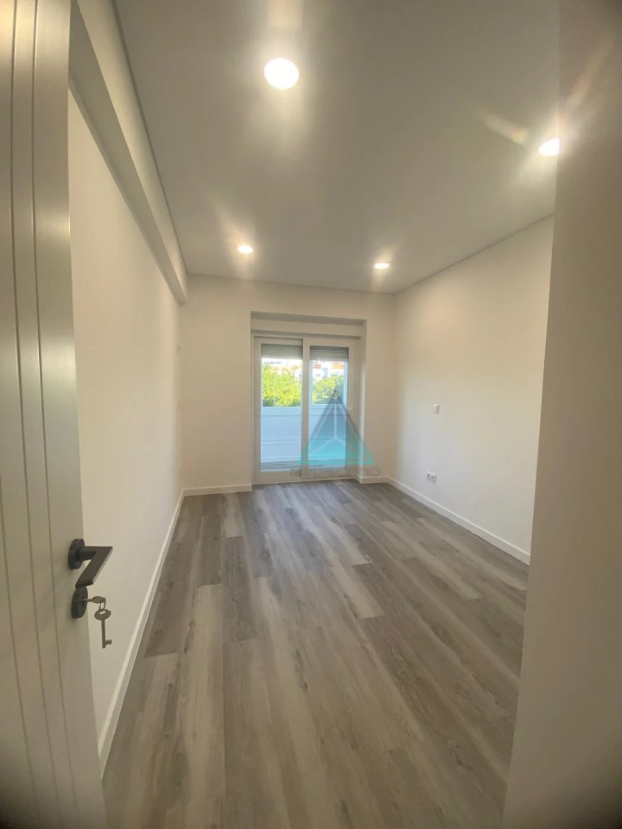 Apartamento T2 para Venda em Corroios Foto 13