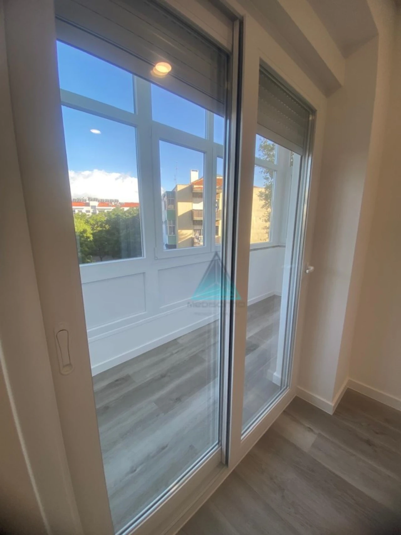 Apartamento T2 para Venda em Corroios Foto 16