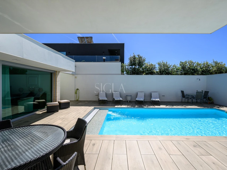 Moradia T4 para Venda em Madalena Foto 7