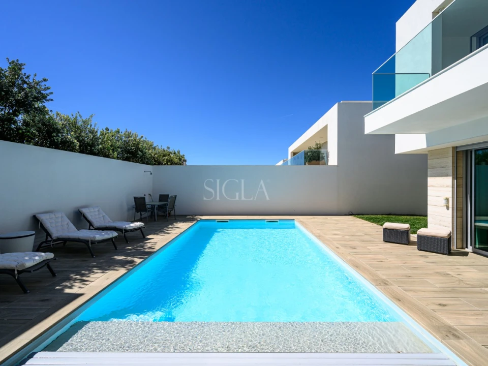 Moradia T4 para Venda em Madalena Foto 8