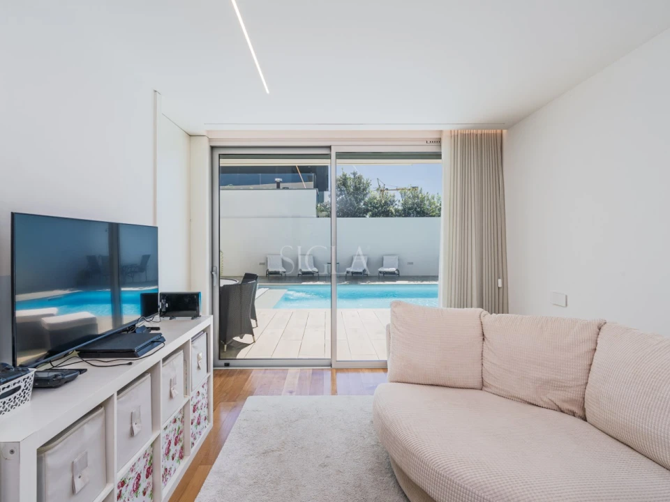 Moradia T4 para Venda em Madalena Foto 24