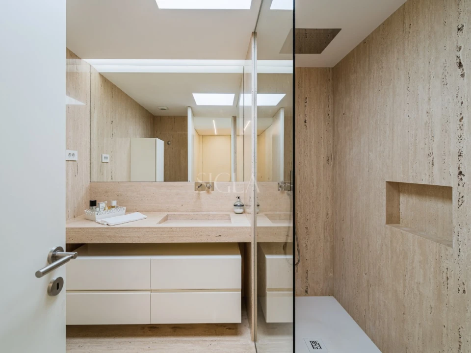 Moradia T4 para Venda em Madalena Foto 42