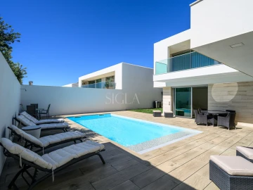 Moradia T4 para Venda em Madalena