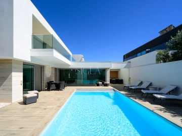 Moradia T4 para Venda em Madalena