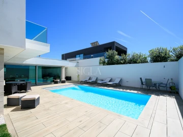 Moradia T4 para Venda em Madalena