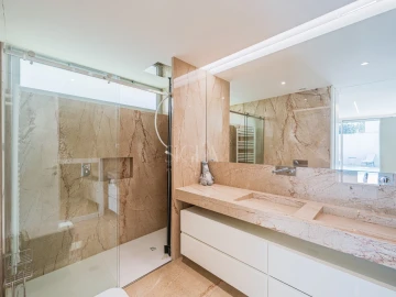 Moradia T4 para Venda em Madalena