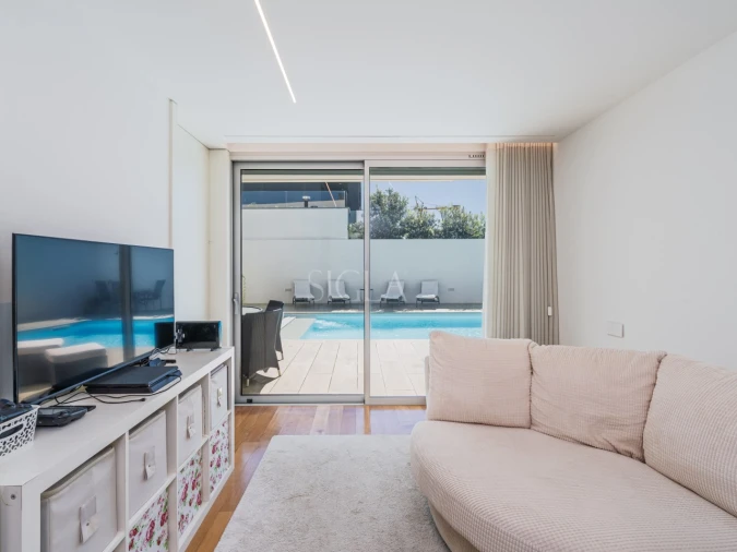 Moradia T4 para Venda em Madalena Foto 24