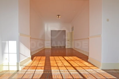Apartamento T2 para Arrendamento em Arroios