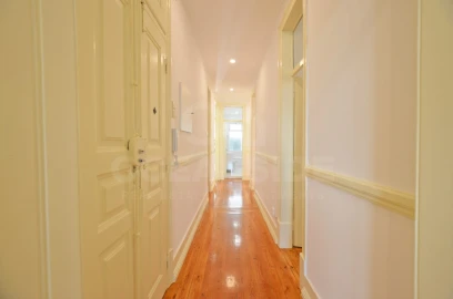 Apartamento T2 para Arrendamento em Arroios
