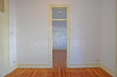 Apartamento T2 para Arrendamento em Arroios